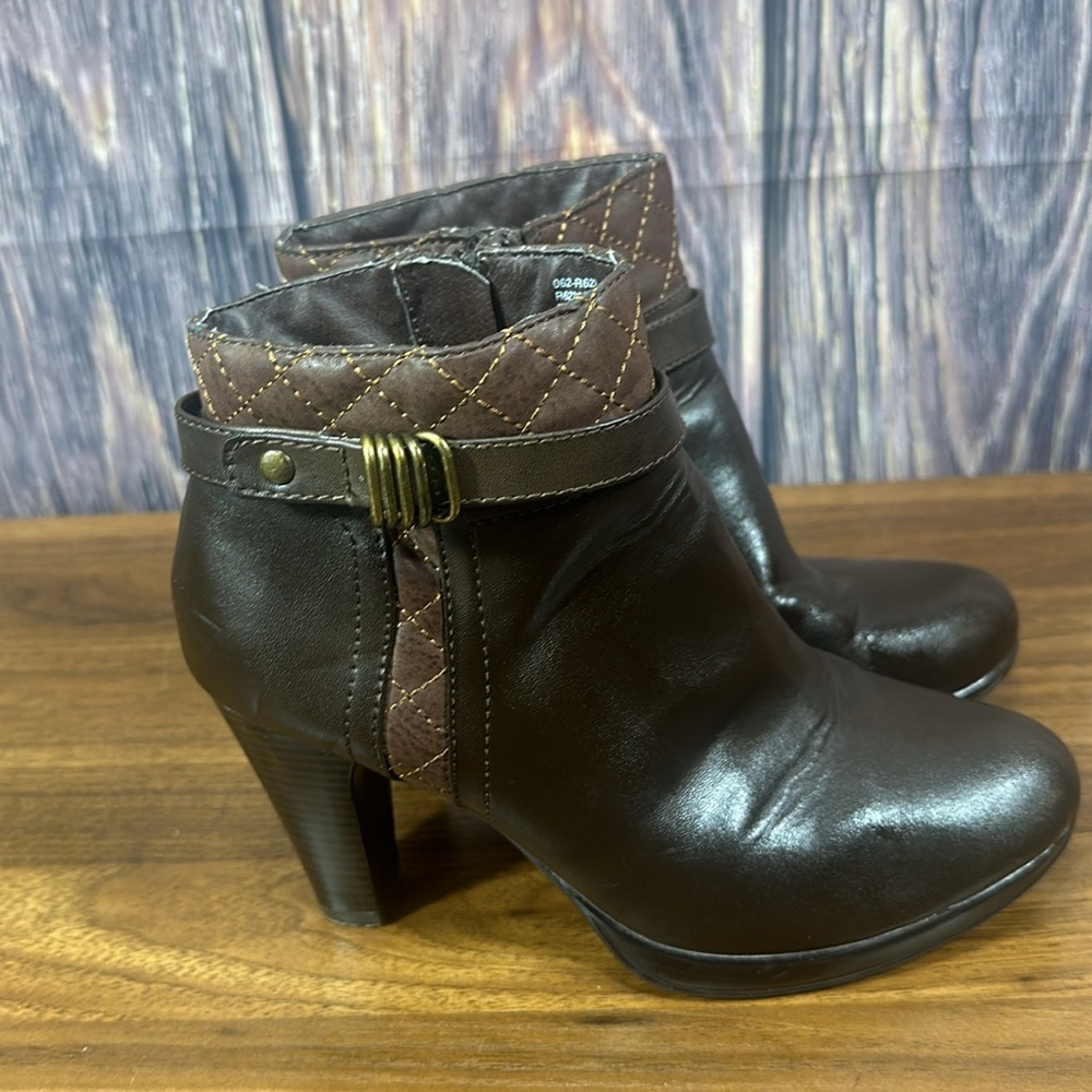 RIALTO Popcorn Ankle Boot Bootie Women’s Size 7 M Color Brown Zip Side Buckle